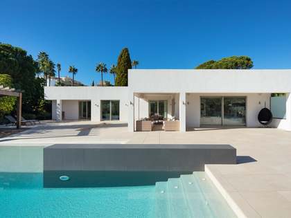 Дом / вилла 1,623m², 400m² террасa на продажу в Новая Андалусия