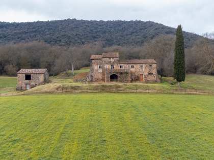 899m² landhaus zum Verkauf in La Garrotxa, Girona