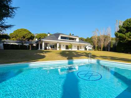 816m² hus/villa med 2,700m² Trädgård till salu i Sant Andreu de Llavaneres