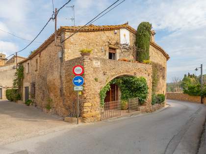 279m² masia till salu i Baix Emporda, Girona