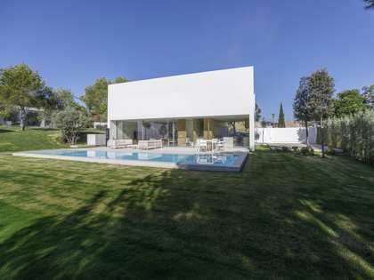 216m² house / villa with 115m² terrace for sale in Godella / Rocafort
