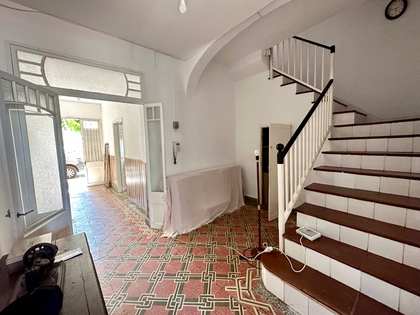 220m² house / villa with 60m² garden for sale in Ciutadella