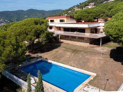 Huis / villa van 1,030m² te koop in Cabrils, Barcelona