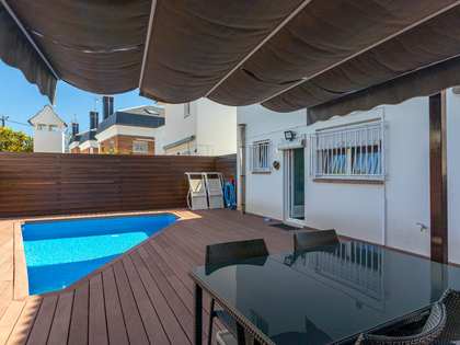 Дом / вилла 253m² на продажу в Эль Масноу, Барселона