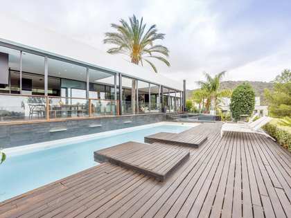 Villa de 578 m² en venta en Los Monasterios, Valencia