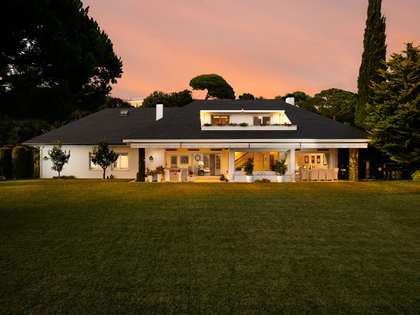652m² house / villa with 1,800m² garden for sale in Sant Andreu de Llavaneres