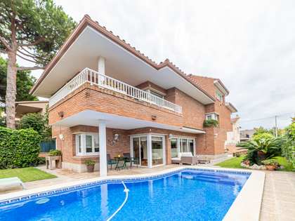 Maison / villa de 513m² a vendre à La Pineda, Barcelona