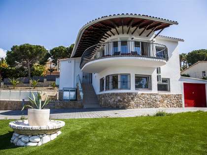 Huis / Villa van 230m² te koop in Lloret de Mar / Tossa de Mar