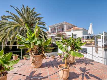 Дом / вилла 425m² на продажу в Axarquia, Малага