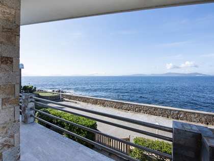 633m² house / villa for sale in Vigo, Galicia