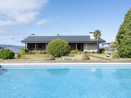 Huis / villa van 2,200m² te koop in Pontevedra, Galicia