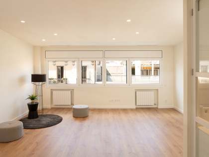 96m&sup2; Apartment for sale in Eixample Right, Barcelona