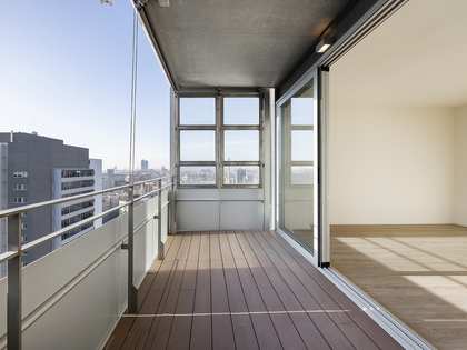 Appartamento di 75m² con 10m² terrazza in affitto a Diagonal-mar