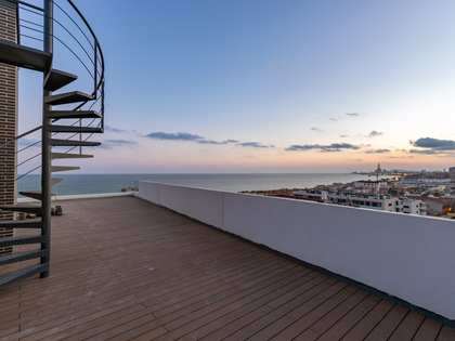 210m² penthouse with 104m² terrace for sale in Montgat
