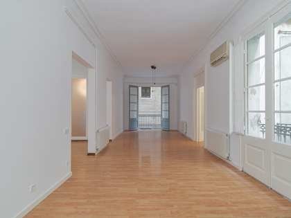 136m² lägenhet med 8m² terrass till salu i Gotiska Kvarteren