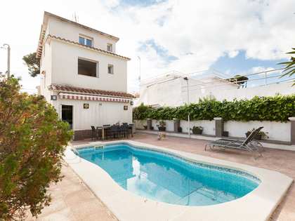 Maison / villa de 239m² a vendre à La Pineda, Barcelona