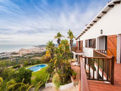 301m&sup2; House / Villa for sale in Levantina, Barcelona