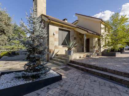 Huis / villa van 330m² te koop in Torrelodones, Madrid