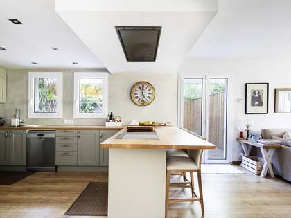 100m&sup2; L&auml;genhet med 42m&sup2; Tr&auml;dg&aring;rd till salu i Terramar