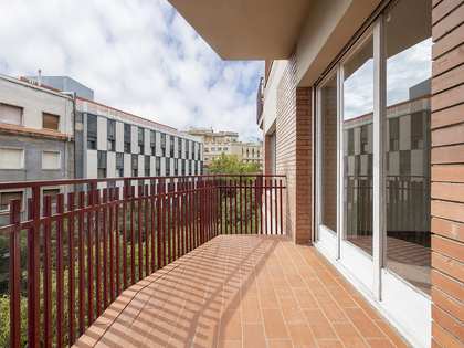 99m² apartment with 6m² terrace for sale in Eixample Right