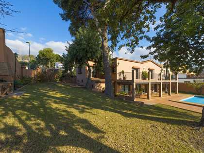 Maison / villa de 458m² a vendre à East Málaga avec 60m² terrasse