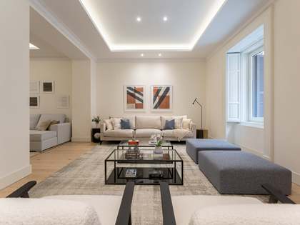 Piso de 314 m² con terraza en venta en Almagro, Madrid