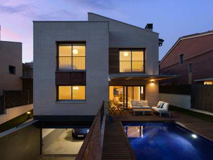 Дом / вилла 386m² на продажу в Вилассар де Дальт, Барселона