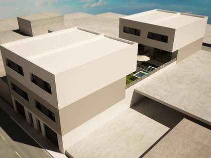 170m² house / villa with 37m² garden for sale in Sant Feliu
