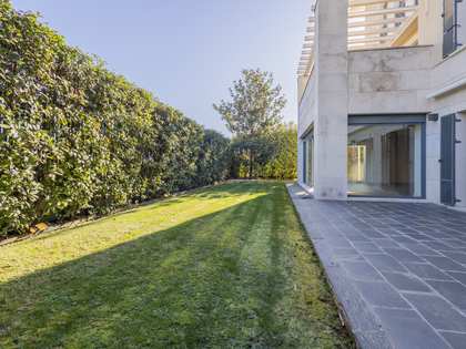 200m² lägenhet med 100m² Trädgård till salu i Aravaca