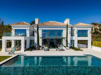 1,002m² house / villa with 421m² terrace for sale in New Golden Mile