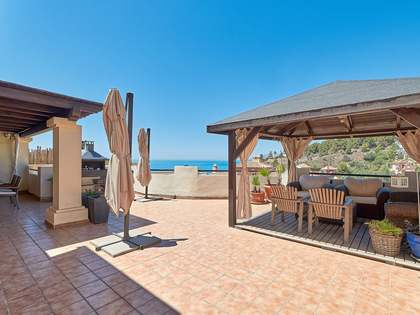 Casa / villa di 394m² con 200m² terrazza in vendita a East Málaga