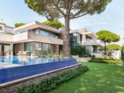 Huis / villa van 837m² te koop in Platja d'Aro, Costa Brava