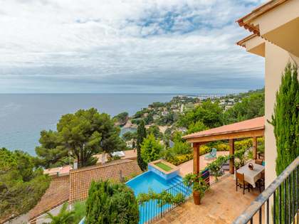 Huis / Villa van 300m² te koop in Blanes, Costa Brava