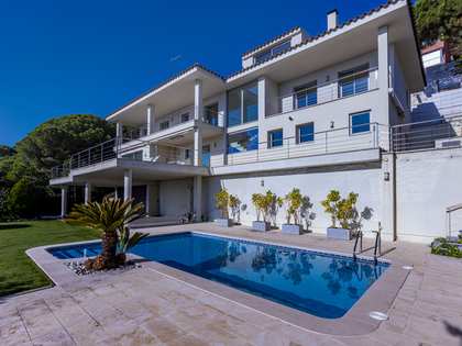 huis / villa van 423m² te koop in Cabrils, Barcelona