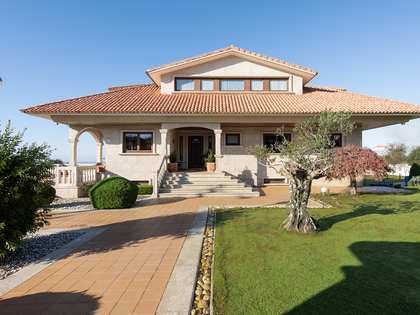 Дом / вилла 721m² на продажу в Pontevedra, Галисия