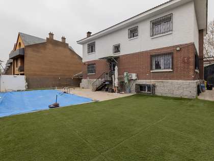 Дом / вилла 342m² на продажу в Посуэло, Мадрид