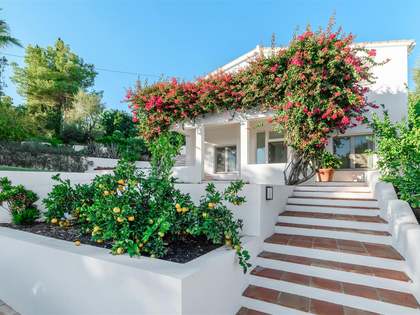 Дом / Вилла 296m&sup2;, 41m&sup2; террасa на продажу в Восточная Марбелья