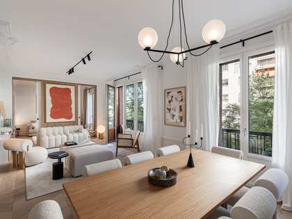 Apartmento de 274m² à venda em Almagro, Madrid