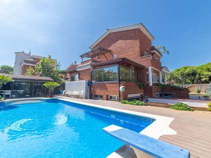 Villa van 370m² te koop in Gavà Mar, Barcelona
