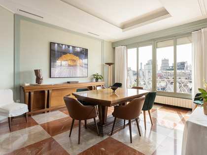 290m² apartment with 16m² terrace for sale in Eixample Right