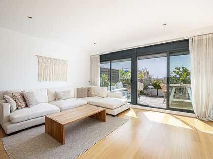 106m² penthouse with 28m² terrace for sale in Eixample Left