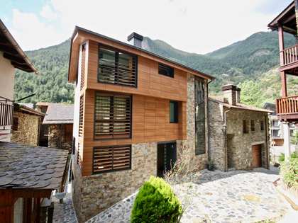 Huis / villa van 315m² te huur in Ordino, Andorra