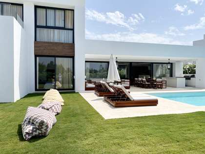 Huis / villa van 530m² te koop in Paraiso, Costa del Sol
