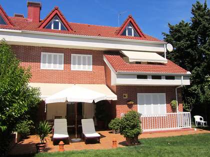 Casa / vila de 480m² à venda em Las Rozas, Madrid