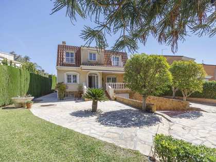 Casa / villa de 311m² en venta en La Cañada, Valencia