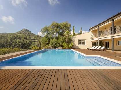 4-bedroom villa with sea views and pool for sale in Cabrera