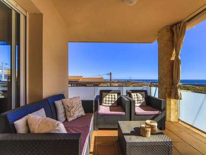 211m² house / villa with 251m² terrace for sale in Calafell