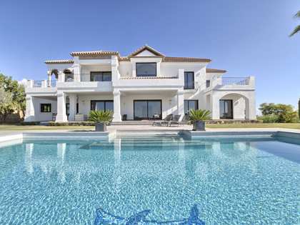 533m² haus / villa mit 114m² terrasse zum Verkauf in Estepona city