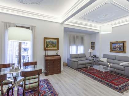 Квартира 105m² на продажу в Экстрамурс, Валенсия