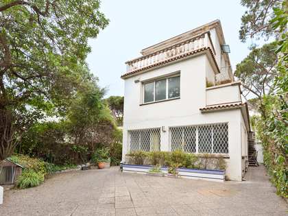 Casa / vil·la de 213m² en venda a La Pineda, Barcelona